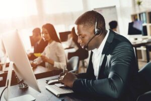 Read more about the article The Role of Universal Agents in Modern Customer Service